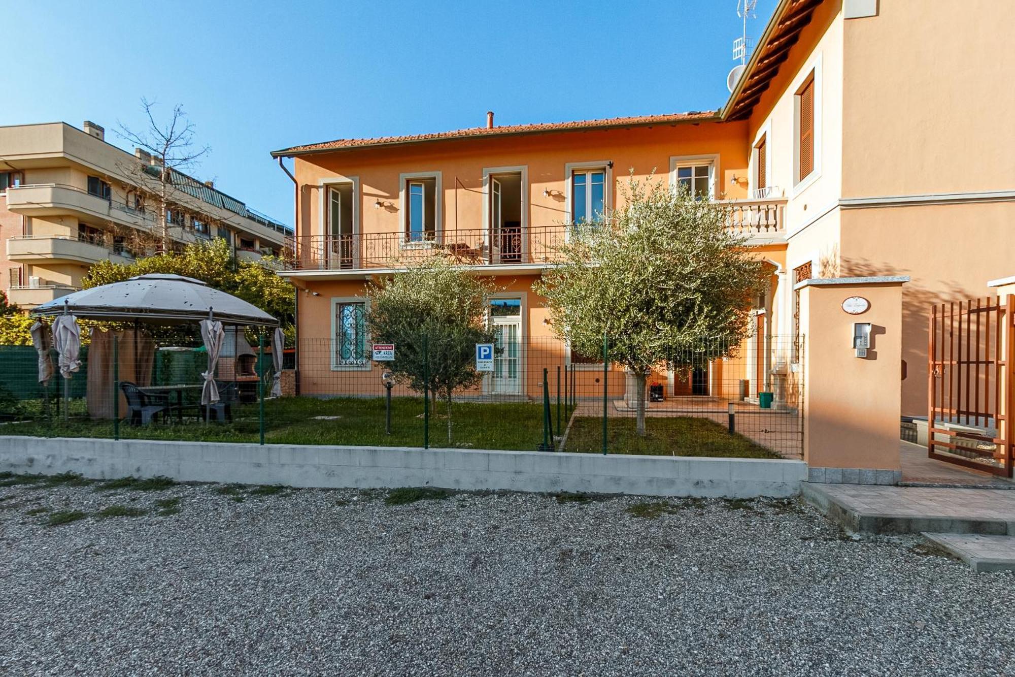 Al 33 Di Via Roma - Apartments Cardano al Campo Kültér fotó